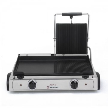 Piastra snack elettrica mista doppia in ghisa 1/2 liscia, 1/2 rigata con coperchio. Potenza 2900 W Piastra snack elettrica mista doppia in ghisa 1/2 liscia, 1/2 rigata con coperchio. Potenza 2900 W